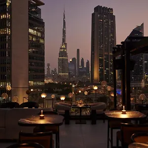 Four Seasons International Financial Centre Otel